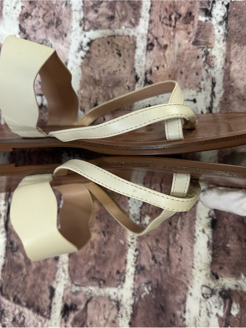kensie Cream Scalloped Strap Toe-Loop Sandals - Picture 5 of 11